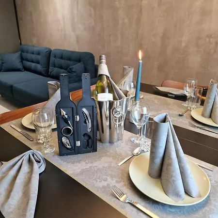 Marsselis Luxe Port וארנה